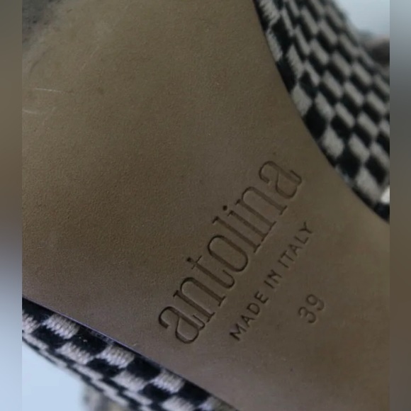 ANTOLINA Paris Mules….Size: 39…Color: Beige….Preowned - Picture 5 of 5